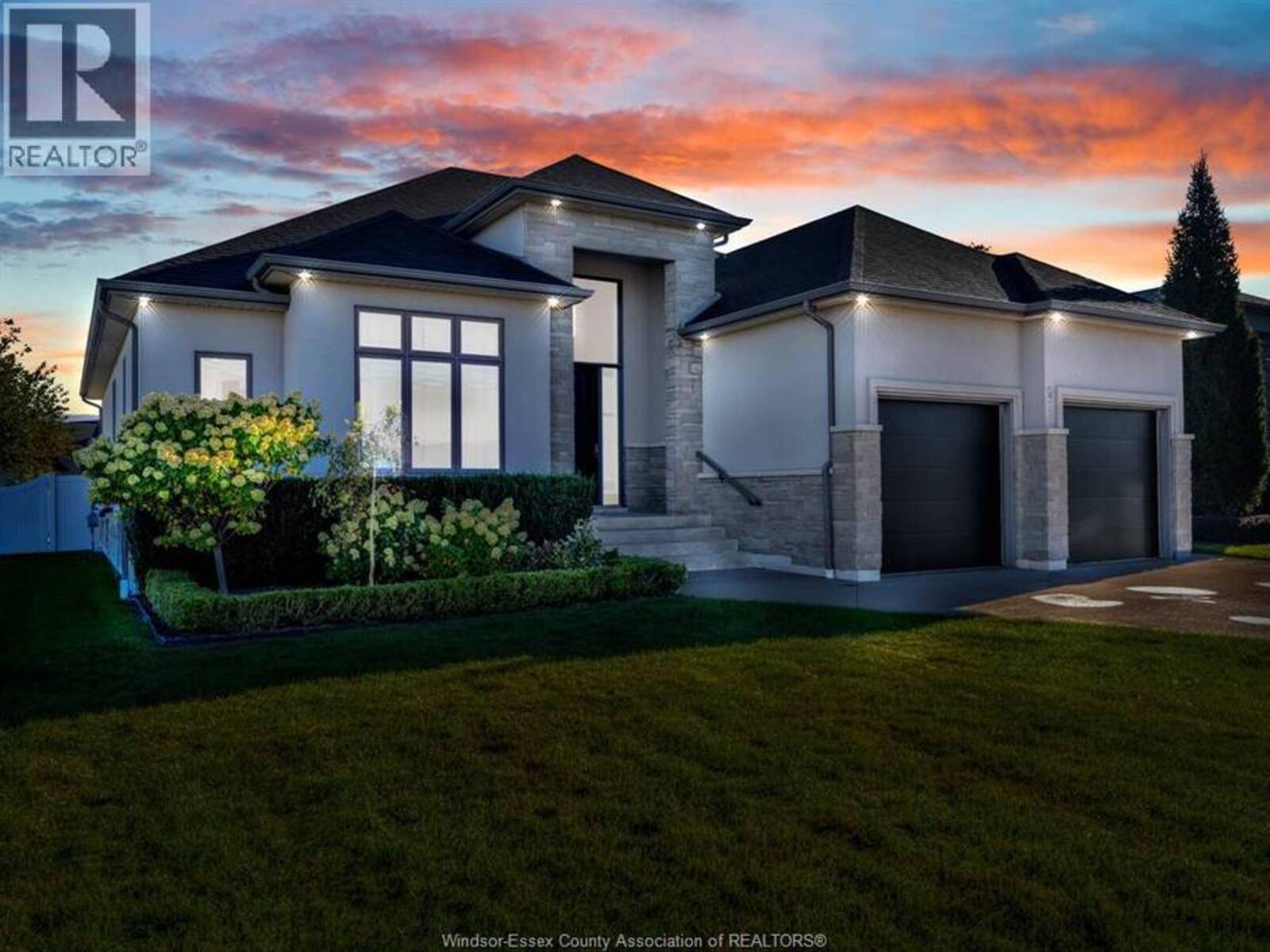 211 ROBSON, Leamington, Ontario N8H 5R2