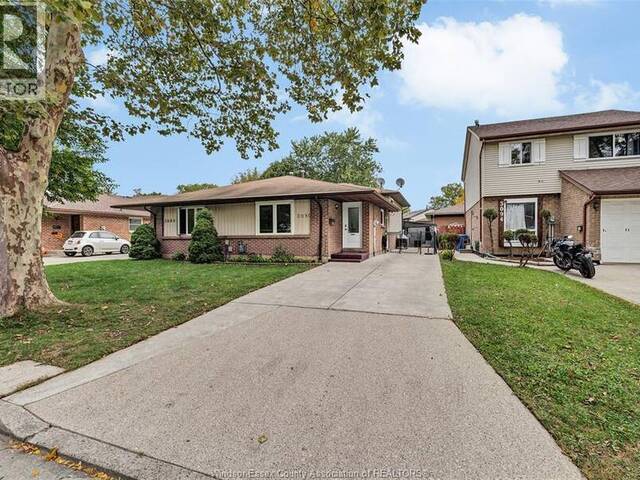 3090 FAIRLANE CRESCENT Windsor Ontario, N8W 4Y6 - 3 Bedrooms Home For Sale