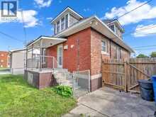 172 GILES BOULEVARD | Windsor Ontario | Slide Image Seven