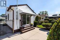 1375 BERNARD ROAD | Windsor Ontario | Slide Image Seven