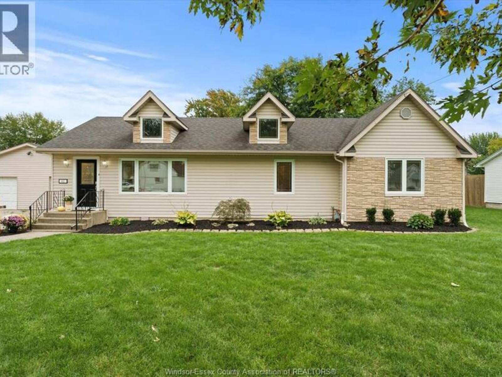 142 Centre STREET, Essex, Ontario N8M 1P9