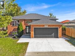 4274 DENNISON COURT Windsor Ontario, N9G 2Y8