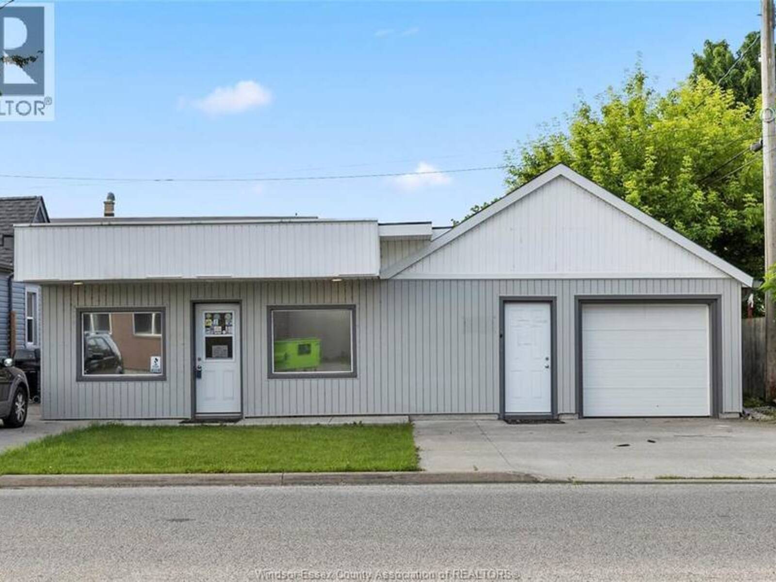 3603 WALKER, Windsor, Ontario N8W 3S6