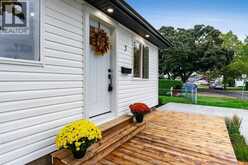 5 Howard STREET | Leamington Ontario | Slide Image Two