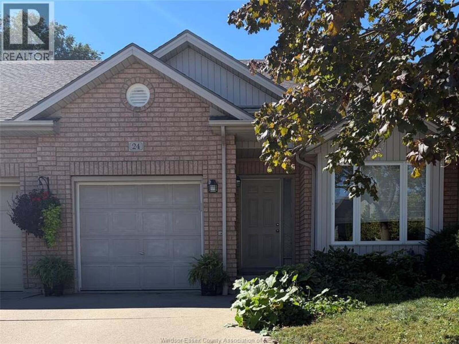 24 ERIE GLEN CRESCENT, Leamington, Ontario N8H 5K2