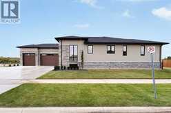 2 PEBBLE BEACH COURT | Leamington Ontario | Slide Image Four