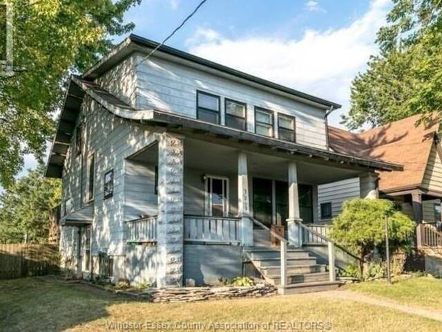 328 JOHN B AVENUE Windsor Ontario, N9C 3G2 - 3 Bedrooms Home For Sale