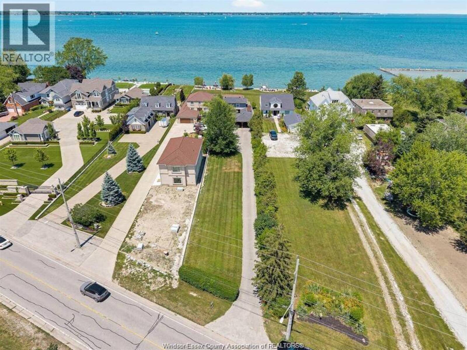 11830 RIVERSIDE DRIVE East, Windsor, Ontario N8P 1A6