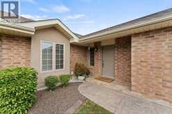 523 GOLFVIEW | Amherstburg Ontario | Slide Image Four