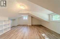 966 CURRY AVENUE | Windsor Ontario | Slide Image Eight