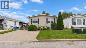 62 MALDEN HILL DRIVE | Amherstburg Ontario | Slide Image Two