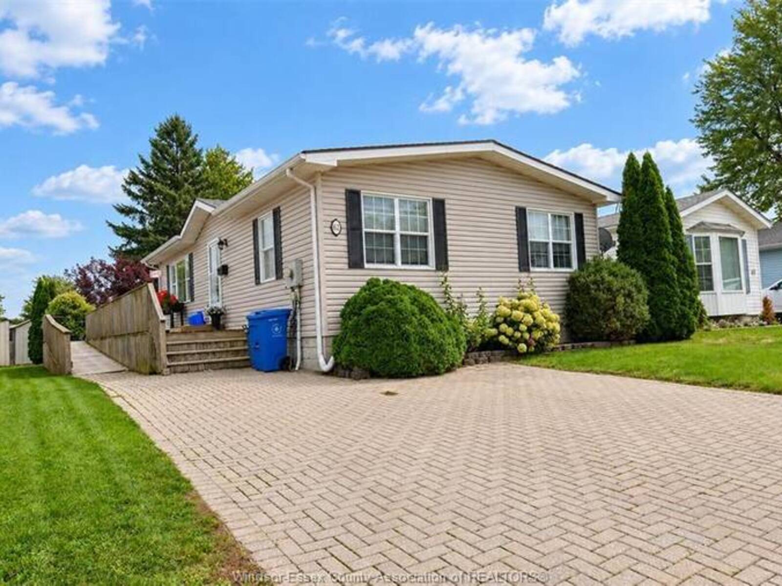 62 MALDEN HILL DRIVE, Amherstburg, Ontario N9V 3E1
