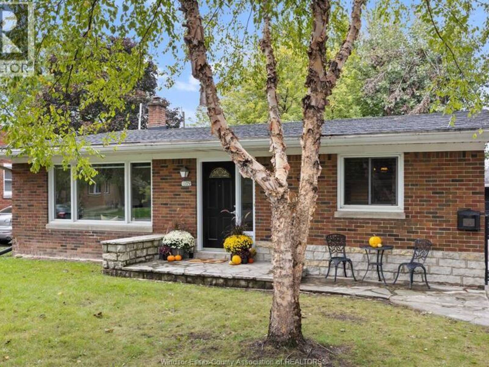 1109 Parkview AVENUE, Windsor, Ontario N8S 2X8