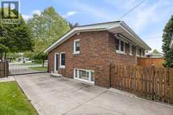 1109 Parkview AVENUE | Windsor Ontario | Slide Image Twenty