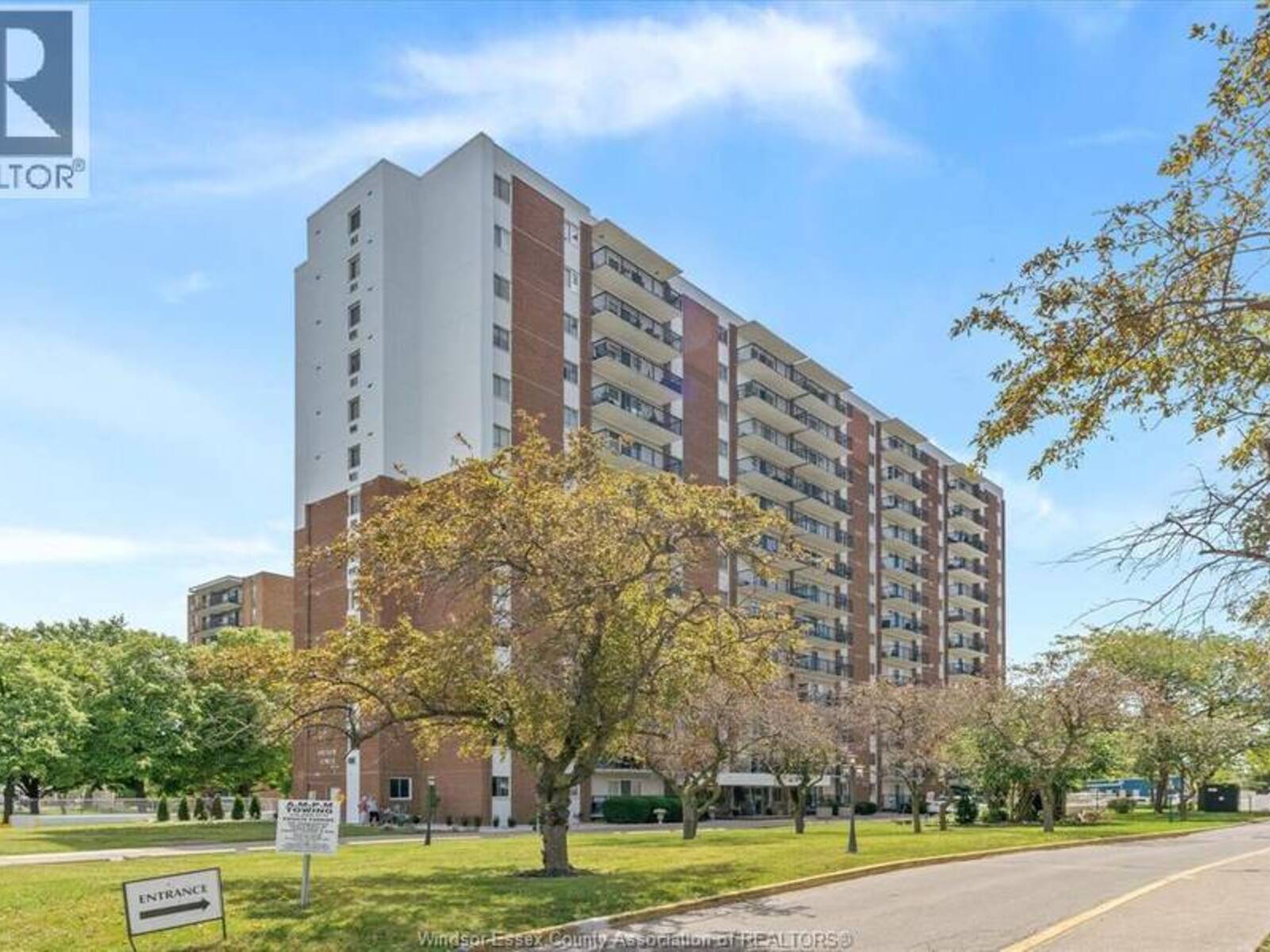 8591 Riverside DRIVE East Unit# 702, Windsor, Ontario N8S 1G3