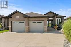 120 GOLFVIEW DRIVE | Kingsville Ontario | Slide Image One
