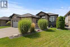 120 GOLFVIEW DRIVE | Kingsville Ontario | Slide Image Two