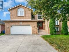 445 JOHN HARVEY CRESCENT Windsor Ontario, N9E 4R4