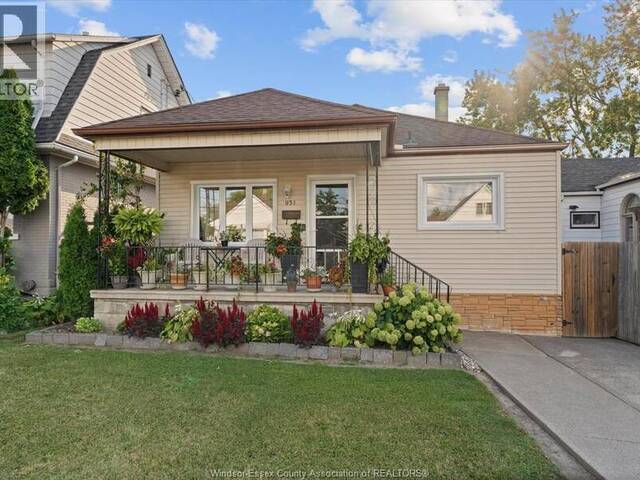 931 LILLIAN AVENUE Windsor Ontario, N9A 1V4 - 4 Bedrooms Home For Sale