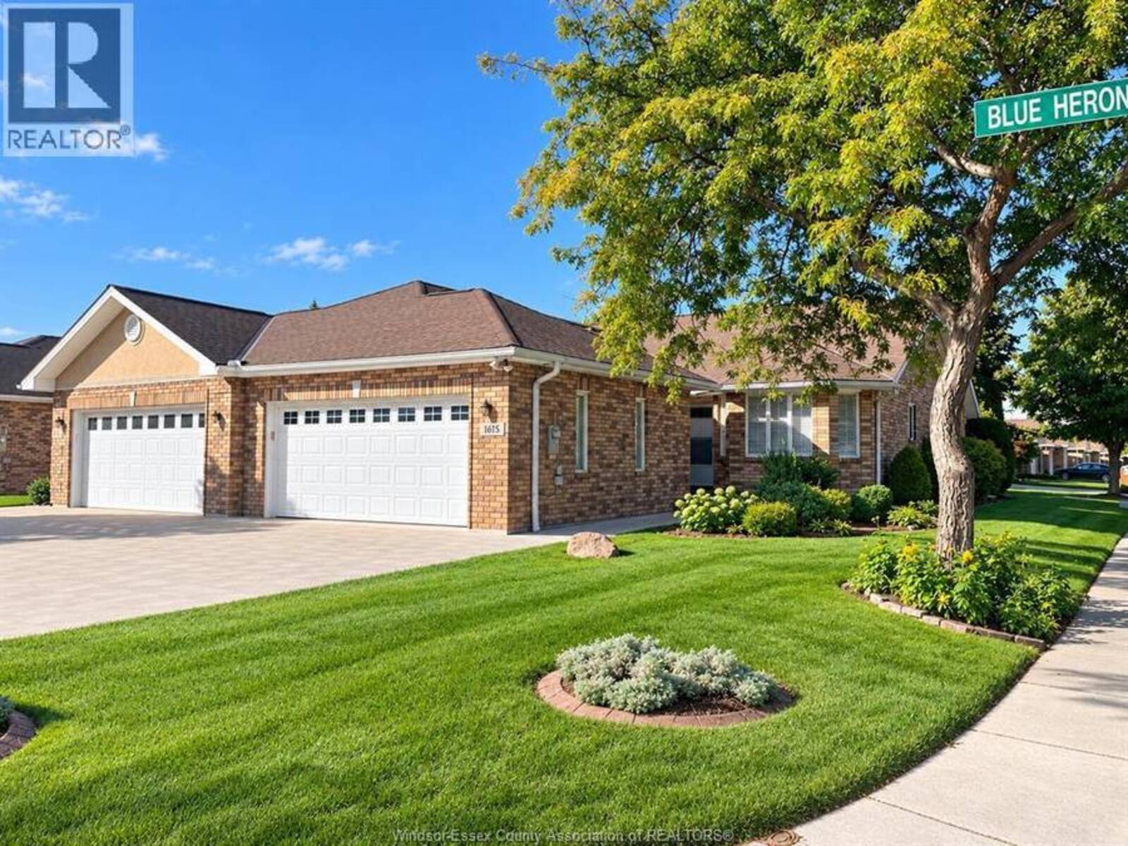 1615 BLUE HERON, Windsor, Ontario N8P 1L7