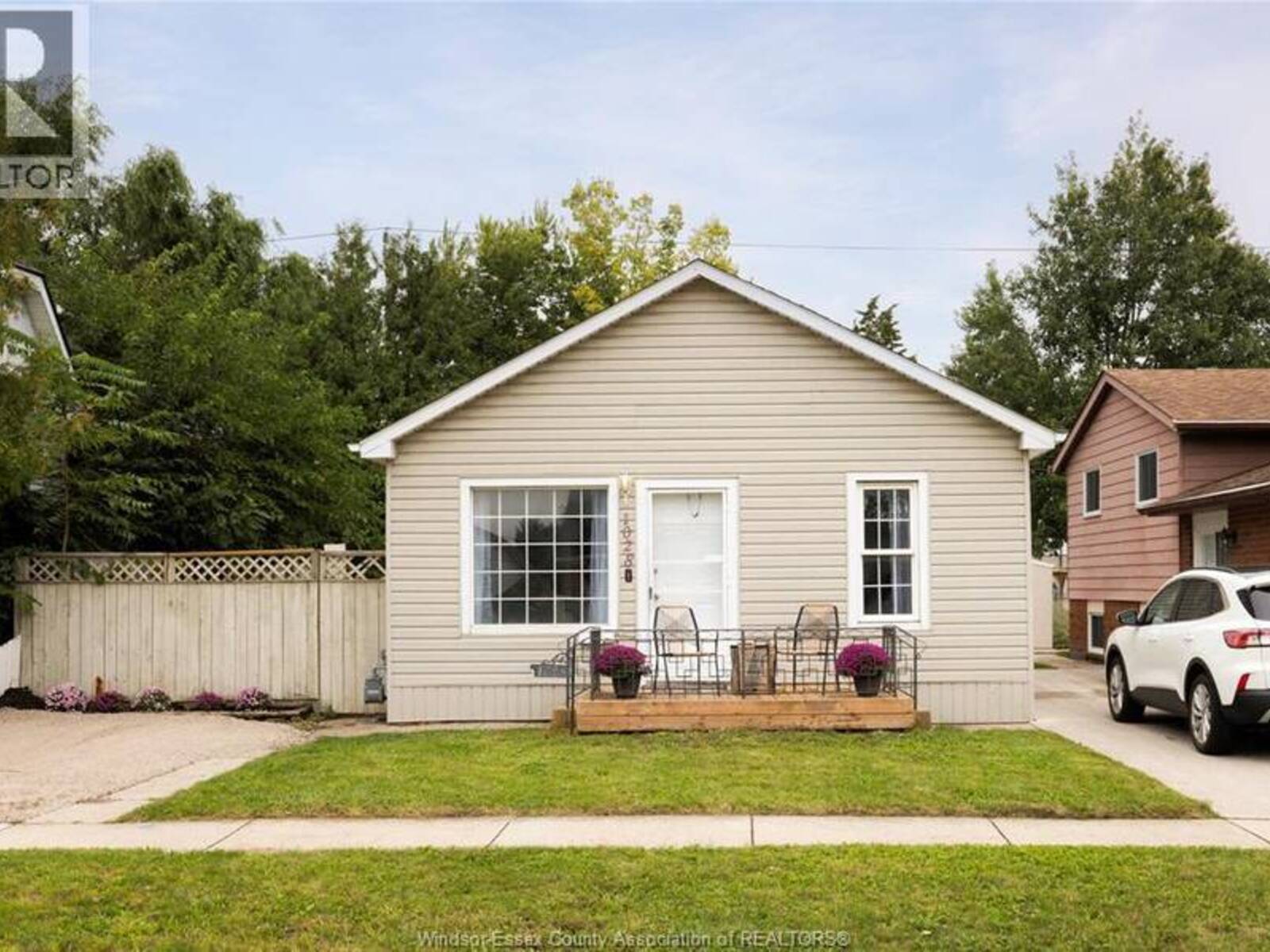 1028 REEDMERE RD, Windsor, Ontario N8S 2M1