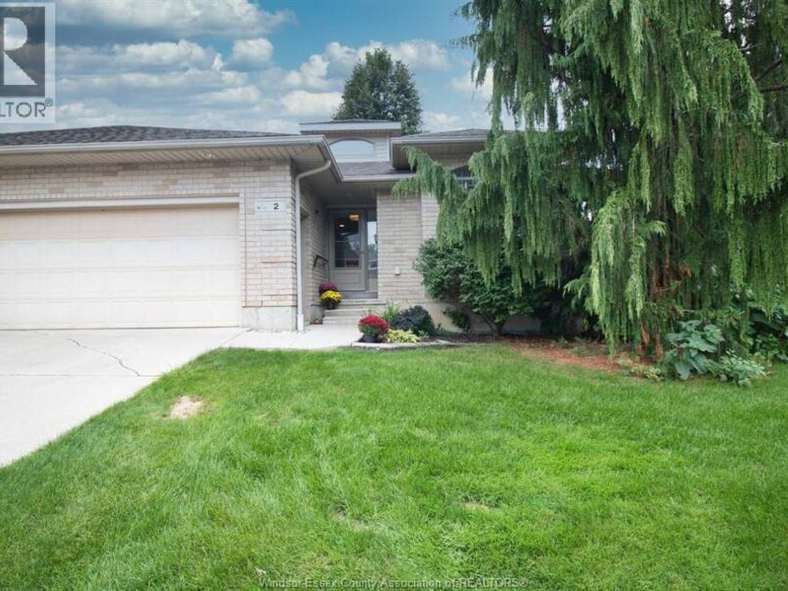 2 THOMAS STREET, Chatham, Ontario N7L 5N8