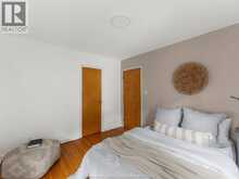 2567 WINDERMERE | Windsor Ontario | Slide Image Thirteen