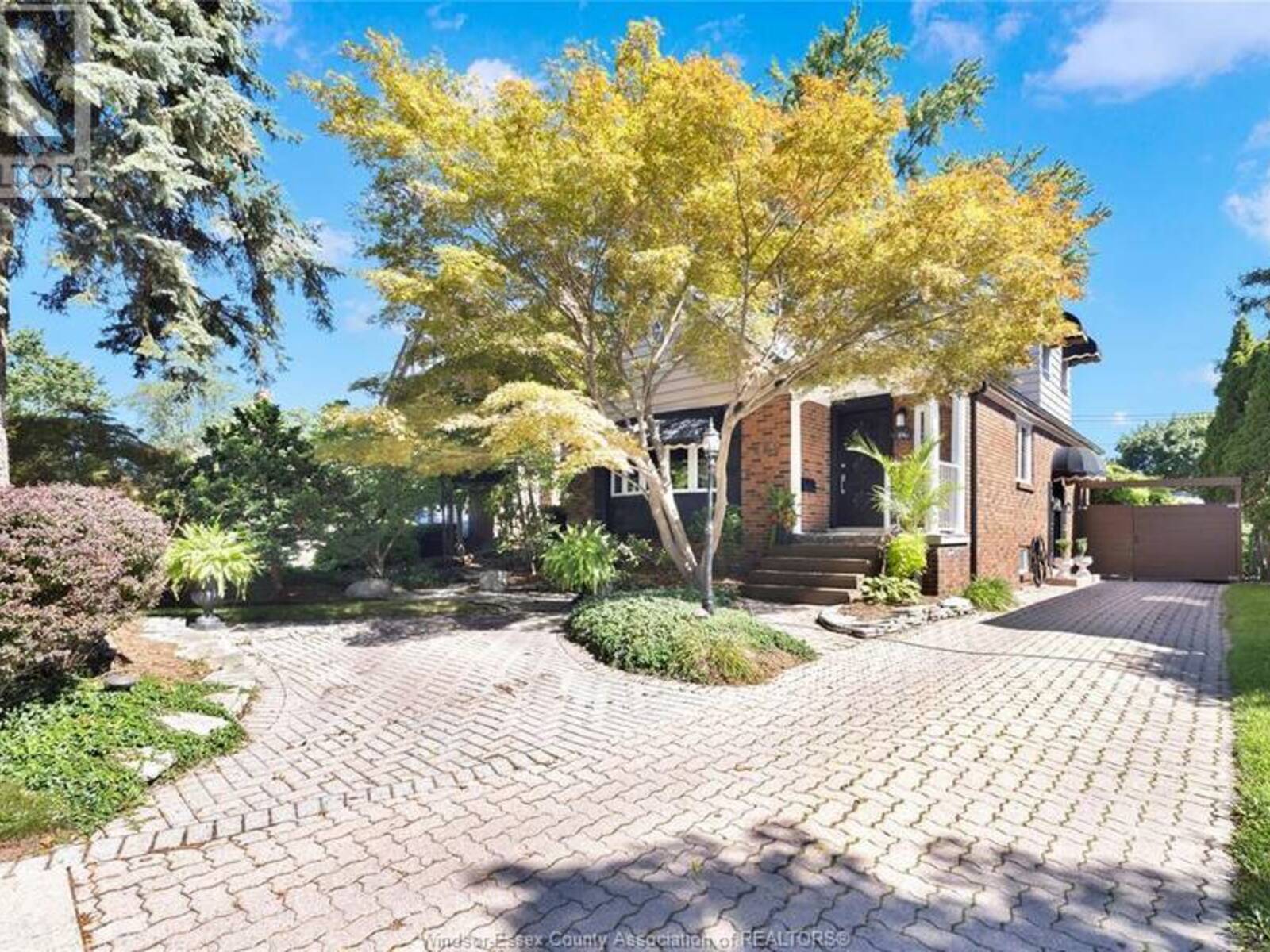466 MATTHEW BRADY, Windsor, Ontario N8S 3J6