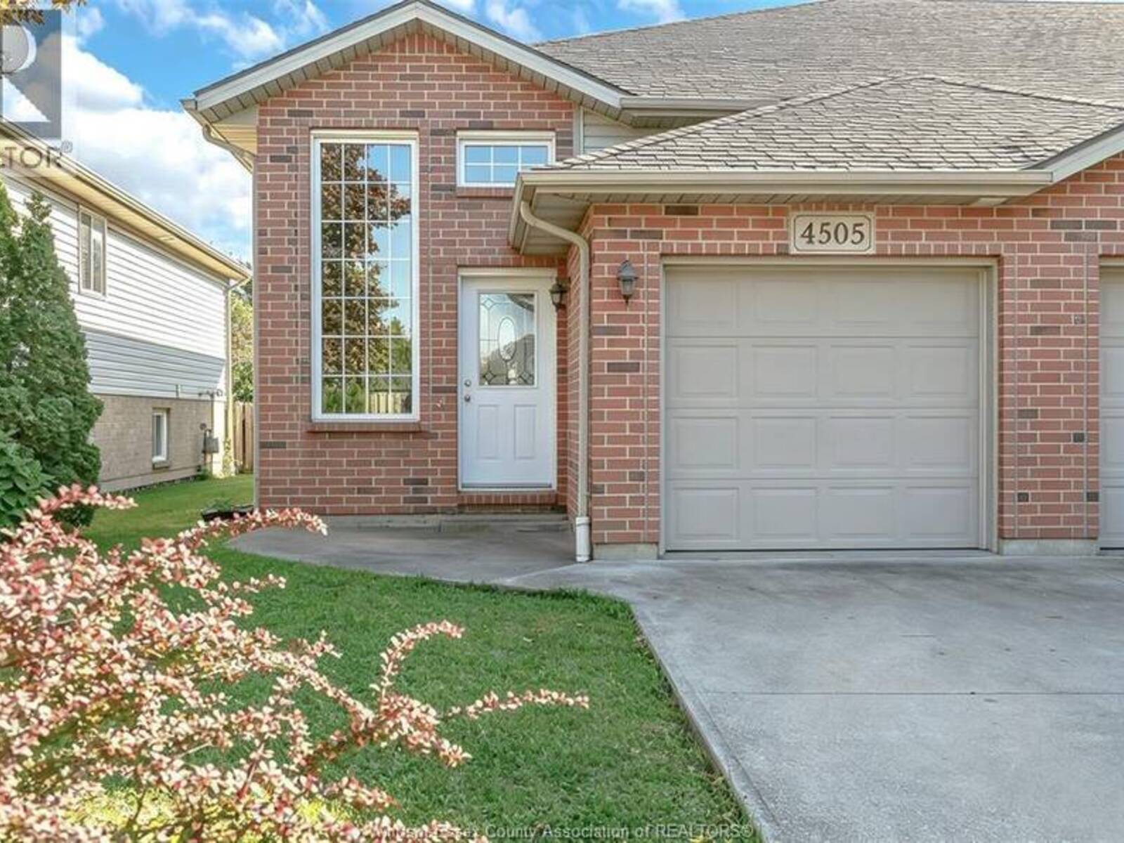4505 TUMBLEWEED, Windsor, Ontario N9G 3C2