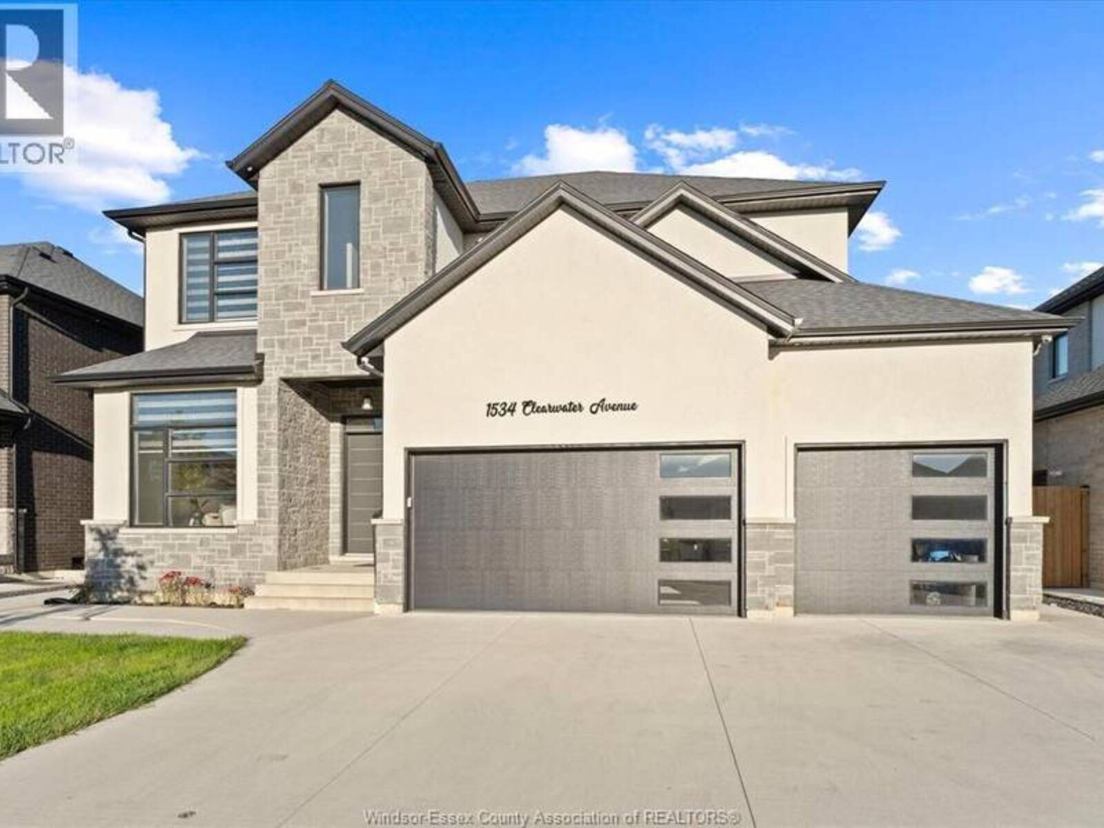 1534 CLEARWATER AVENUE, Windsor, Ontario N8P 0E9