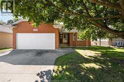 2311 AMY LYNN PARK | Windsor Ontario | Slide Image Two