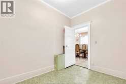 980 MARION | Windsor Ontario | Slide Image Ten