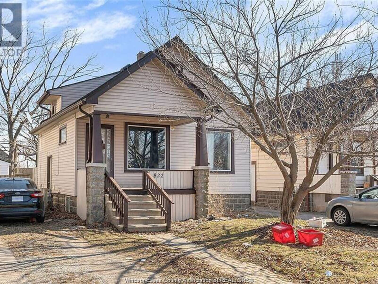 822 PARTINGTON AVENUE, Windsor, Ontario N9B 2N8