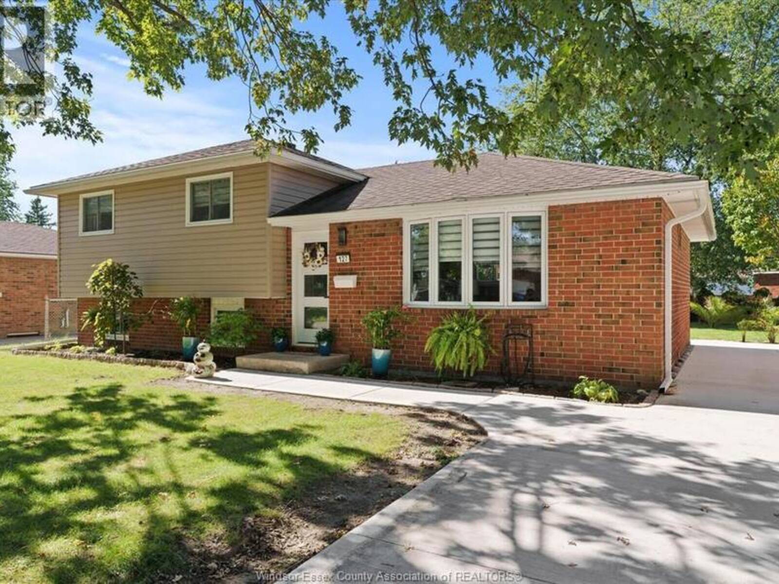 127 BOARDWALK AVENUE, Amherstburg, Ontario N9V 3C7
