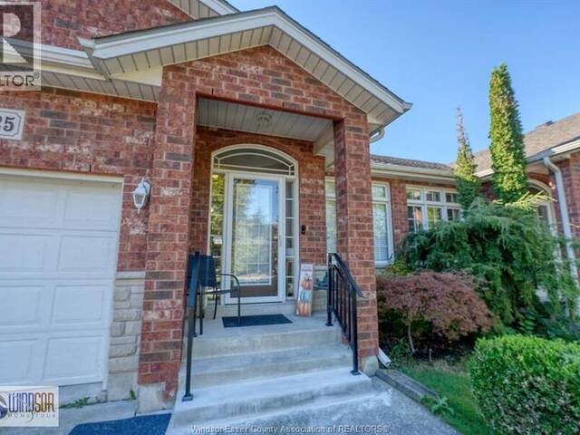 11925 COBBLESTONE Windsor Ontario, N8P 1T7 - 2 Bedrooms Home For Sale