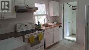 438 RANKIN | Windsor Ontario | Slide Image Seven