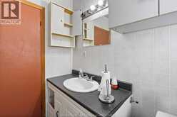 2352 CHANDLER | Windsor Ontario | Slide Image Eight