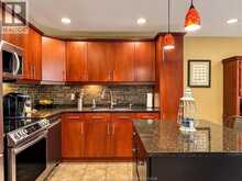 2231 LUXURY | Windsor Ontario | Slide Image Six