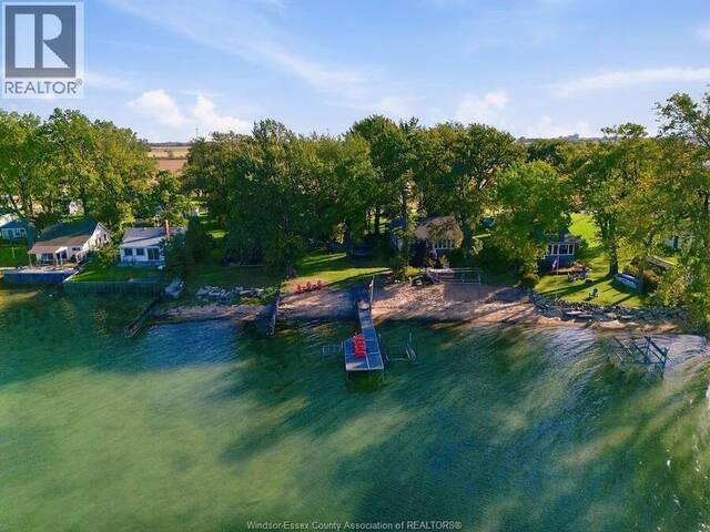 9952 ST CLAIR RD Lakeshore Ontario, N0R 1N0 - 4 Bedrooms Waterfront Home For sale