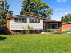 2505 LONGFELLOW Windsor Ontario, N9E 2K8