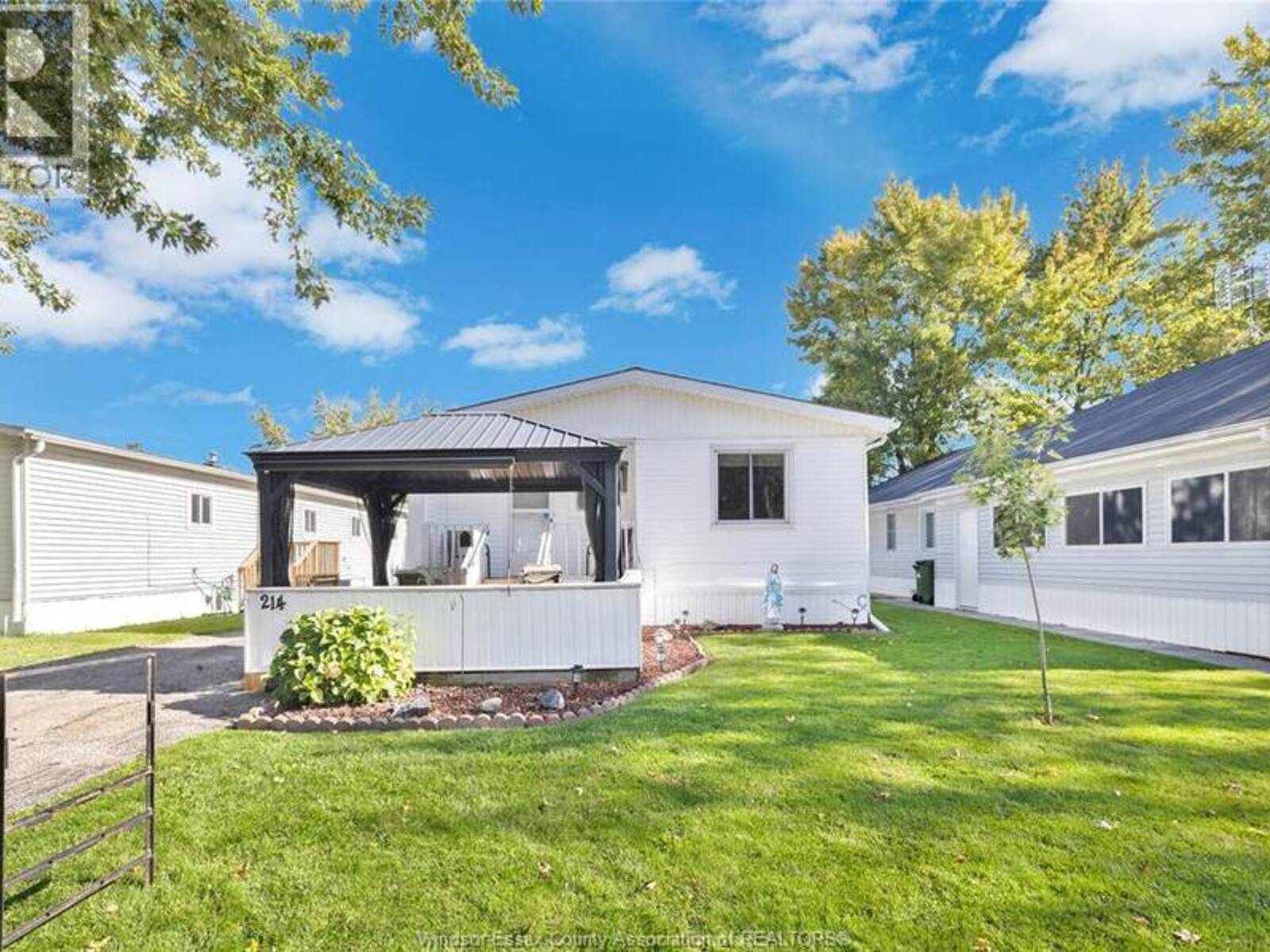 214 DANA DRIVE, Essex, Ontario N8M 2A1