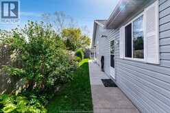 1615 St. Clair ROAD | Lakeshore Ontario | Slide Image Thirty-nine