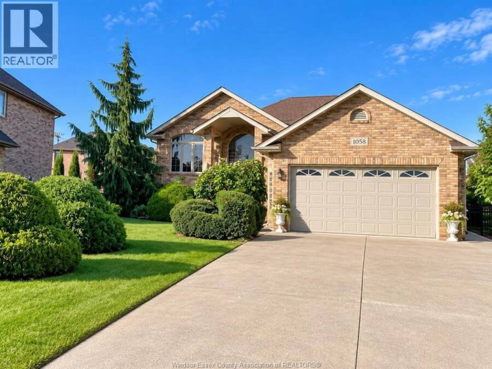 1058 NOVA DRIVE, Windsor, Ontario N9G 2S7