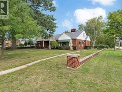 2494 BUCKINGHAM DRIVE Windsor Ontario, N8T 2B5