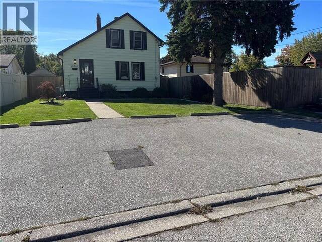 12535 BALLARD STREET Tecumseh Ontario, N8W 1J4 - 3 Bedrooms Home For Sale