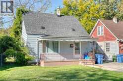 1015 PARTINGTON AVENUE | Windsor Ontario | Slide Image Four