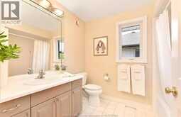 507 BREEZEWOOD STREET | Windsor Ontario | Slide Image Twelve