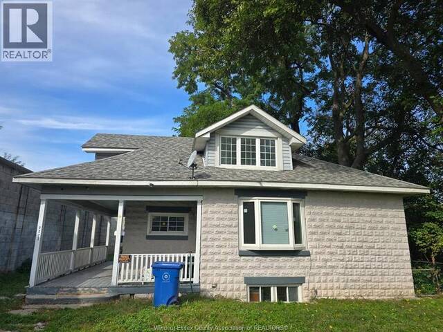 3272 PETER STREET Windsor Ontario, N9E 4V6 - 4 Bedrooms Home For Sale