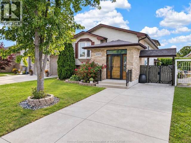 2705 ROBERT Windsor Ontario, N8W 5L9 - 4 Bedrooms Home For Sale