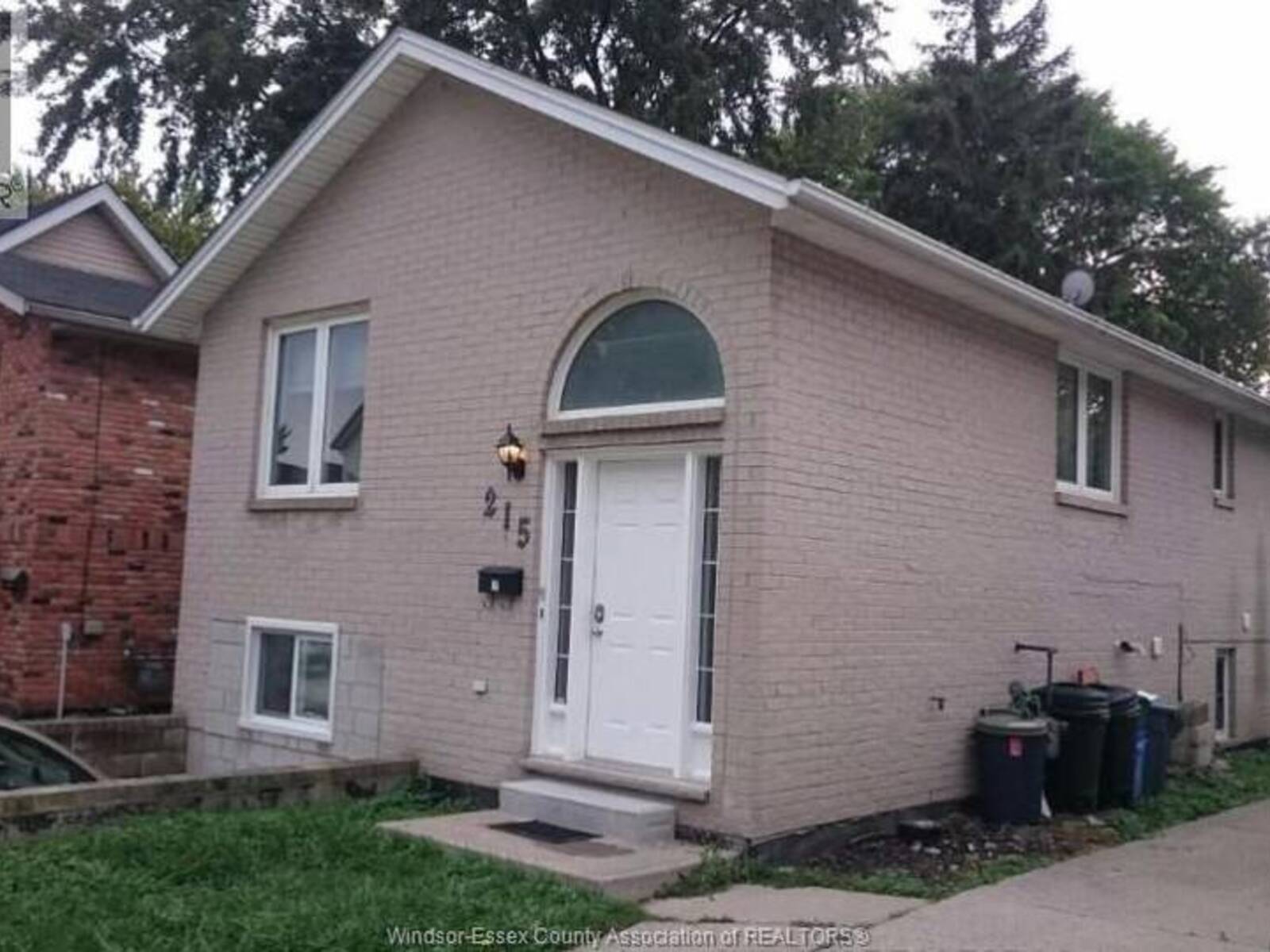 215 RANKIN, Windsor, Ontario N9B 2R4